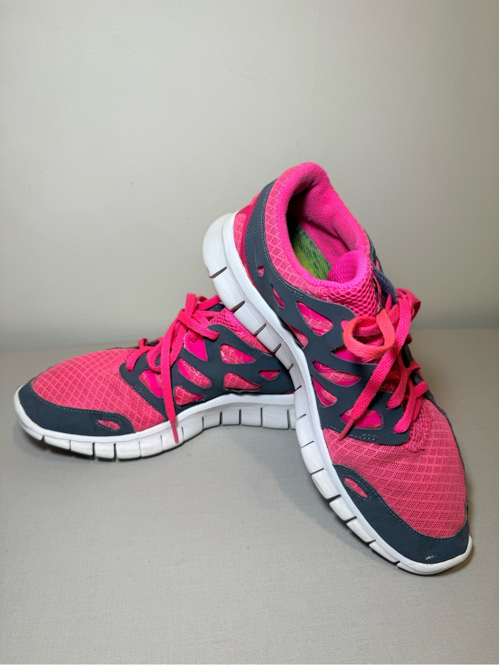 Nike Free Run+ Women’s Low Top Lace-Up Sneakers Pink/Gray Mesh, size 9.5